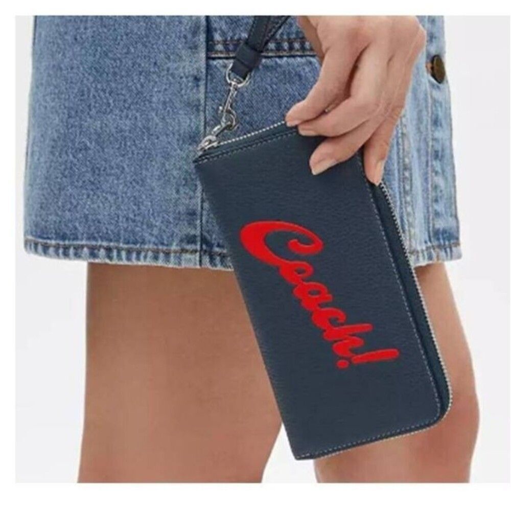 Coach Logo Women's Wallet Long Zip Around Pebble Leather Navy Authentic $298